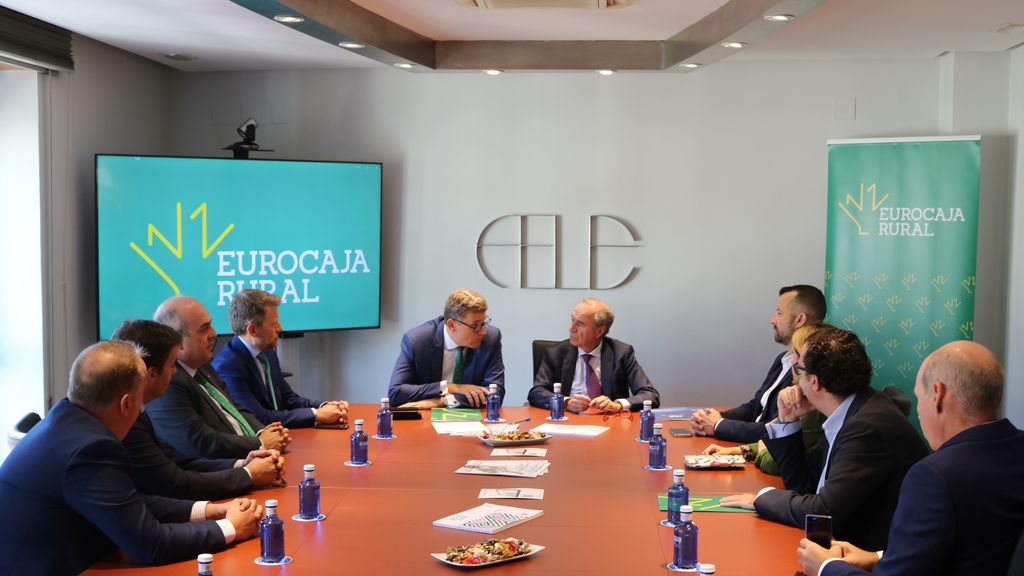 Firma del convenio de Eurocaja Rural y la Federación Leonesa de Empresarios