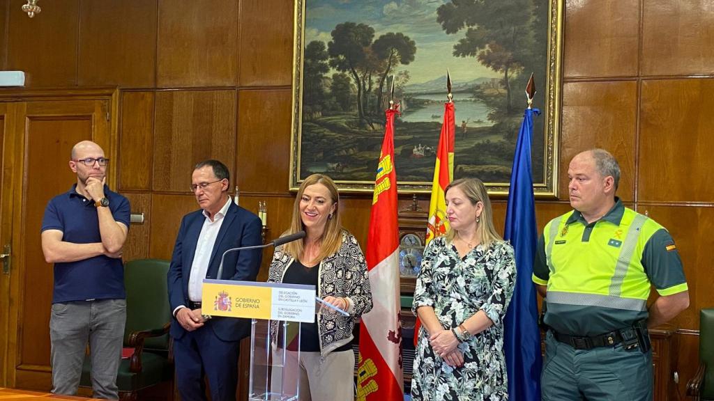 La delegada del Gobierno, Virginia Barcones, presenta el operativo, este martes.