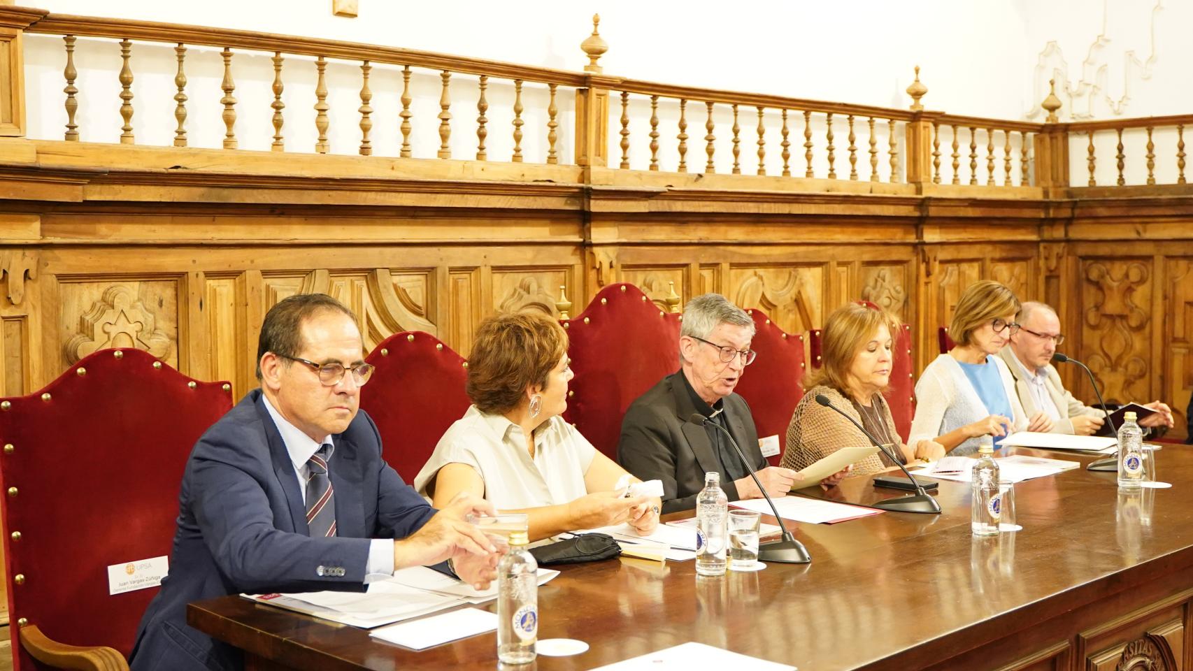 Imagen de la inauguración del trigésimo Programa Interuniversitario de la Experiencia de Castilla y León en la UPSA, este martes.