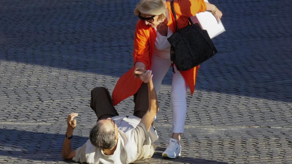La caída de Enríquez Negreira antes de entrar al Instituto de Medicina Legal de Cataluña.