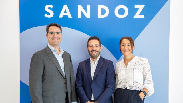 Fran de la Calle, director de Recursos Humanos de Sandoz Iberia; Joaquín Rodrigo, presidente de Sandoz España y director general de Sandoz Iberia; Gracia Espuelas, directora de Asuntos Públicos y Comunicación de Sandoz Iberia.