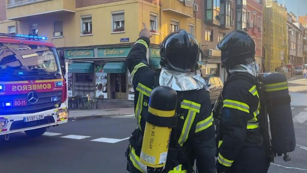 Los bomberos en el lugar del suceso.
