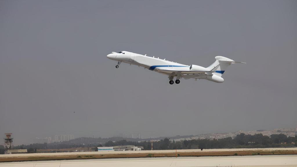 Despegue avión espía Oron