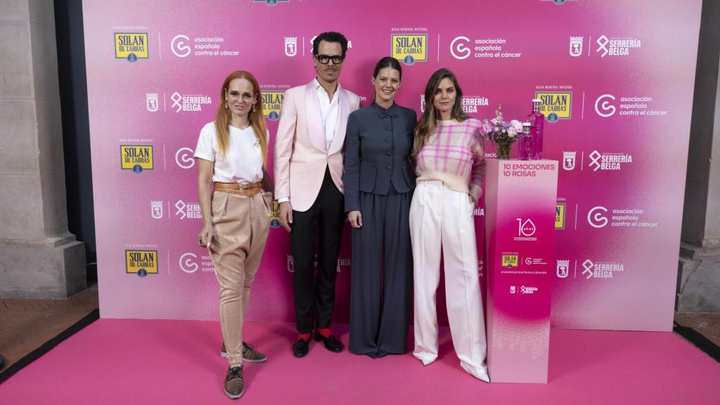 Isabel Junot junto a Amaia Salamanca, Juan Avellaneda y Ana Locking.