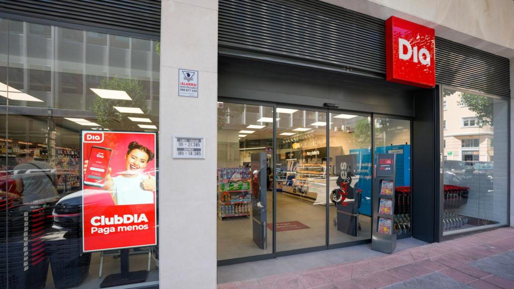 Fachada de supermercado Dia