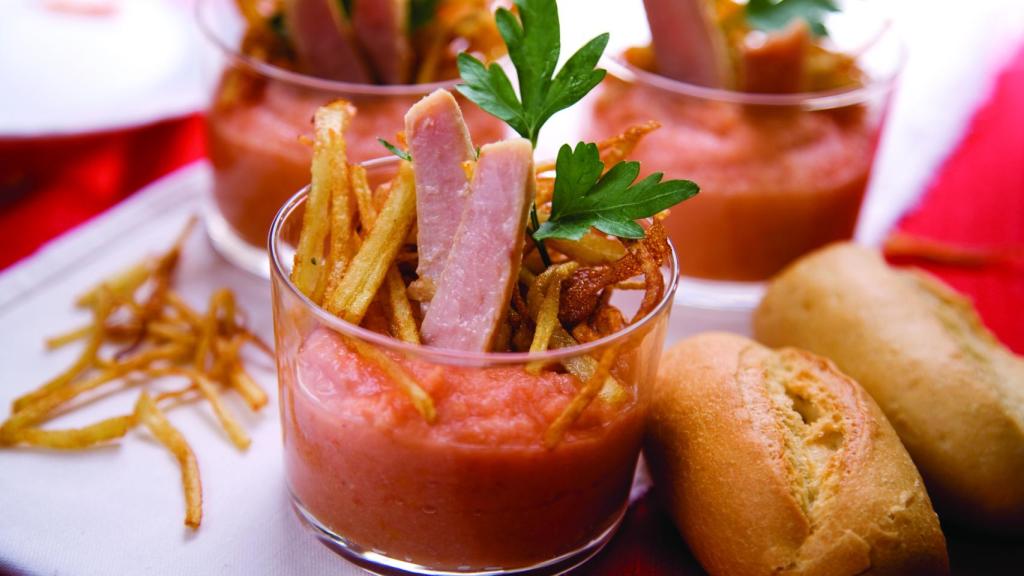 La porra con patatas fritas.