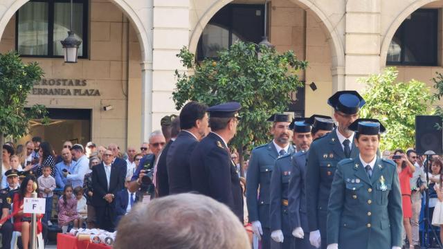 Alicante celebra el Día de la Virgen del Pilar con la Guardia Civil.