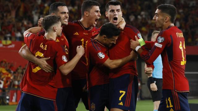 Los jugadores de la Selección celebran el 1-0 de Morata