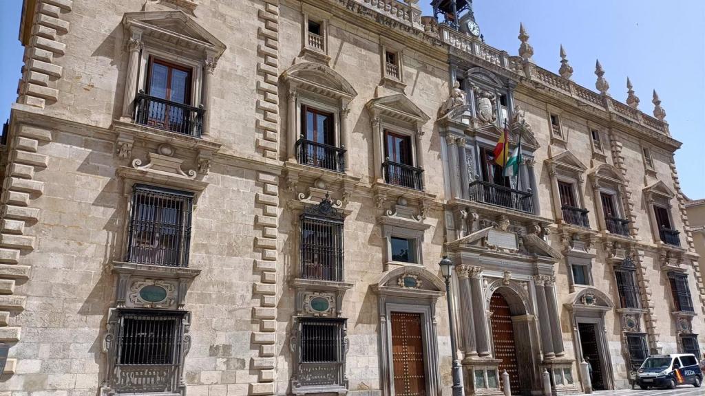 El exterior del TSJA en Granada.