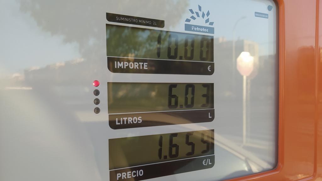 Repostaje en Plenoil.