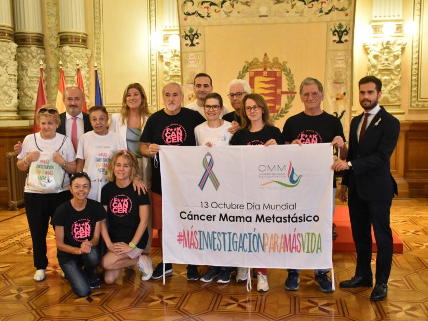 Imagen de familia en el Ayuntamiento de Valladolid