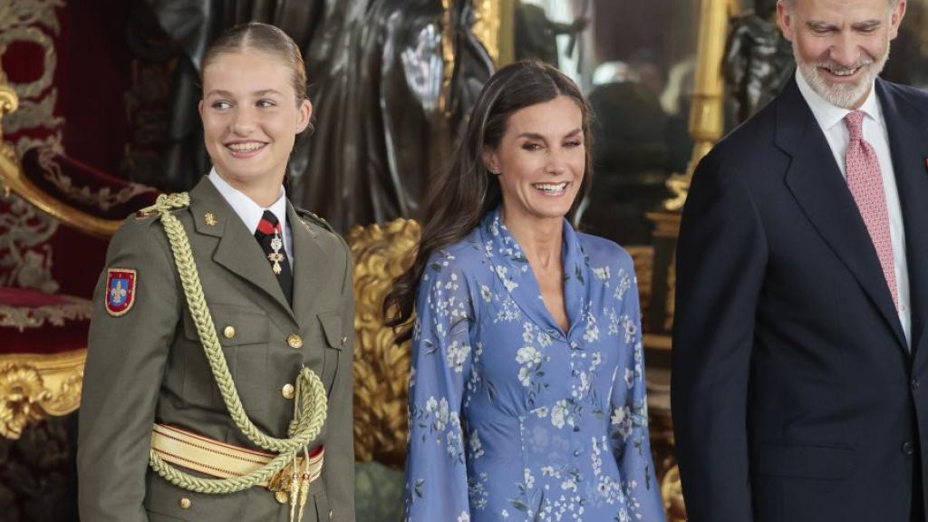 La Princesa Leonor junto a los Reyes. Foto: Europa Press