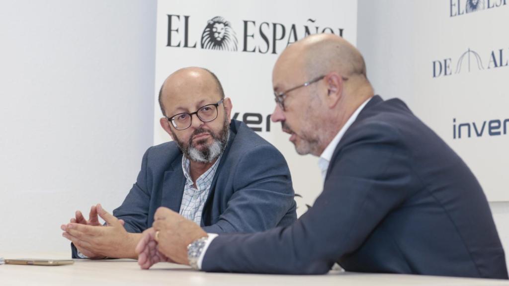 Un momento en la conversación con los responsables de ESIC.