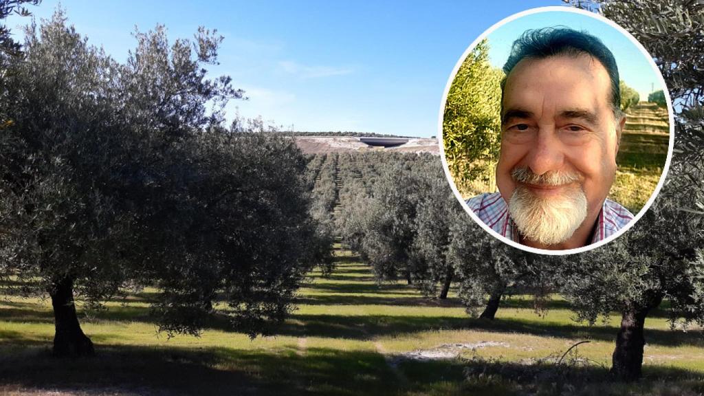 Javier Velasco y alguno de sus olivos