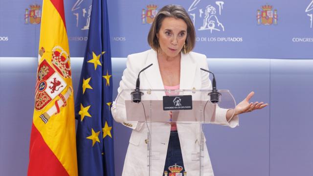 La secretaria general y portavoz parlamentaria del PP, Cuca Gamarra, en una comparecencia pública.
