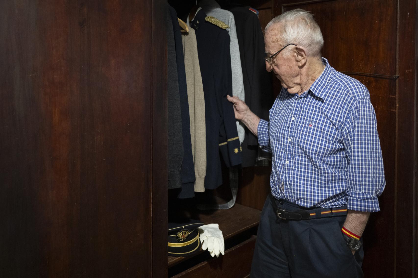 José Sevillano, con el uniforme de gala de Coronel del Cuerpo de Ingenieros.