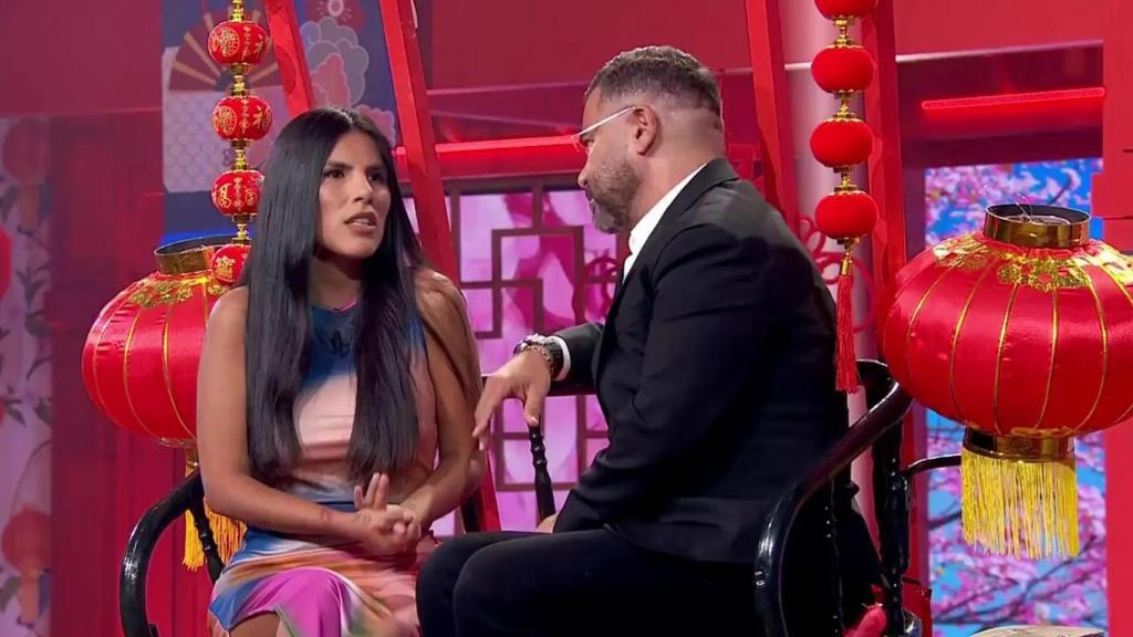 Isa Pantoja y Jorge Javier Vázquez en 'Cuentos chinos'.