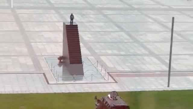 Un hombre amenaza con volarse por los aires en Polonia