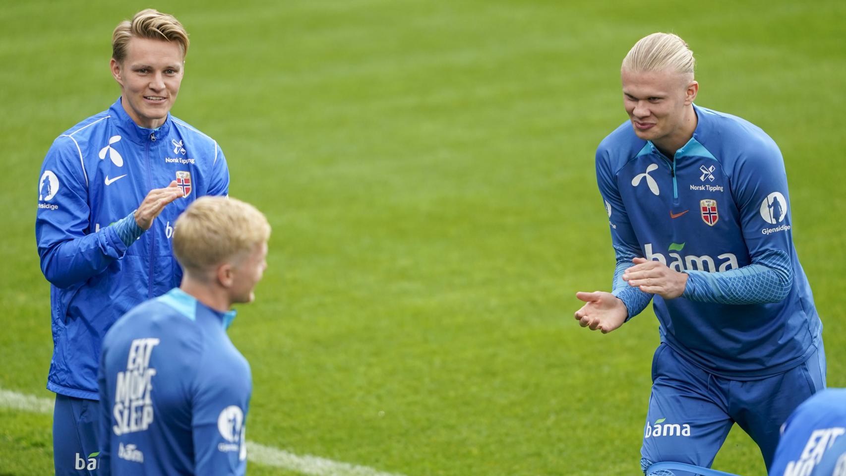 Odegaard y Haaland durante el entrenamiento previo al duelo ante España
