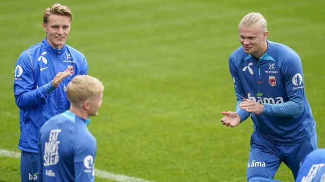 Odegaard y Haaland durante el entrenamiento previo al duelo ante España