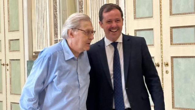 El alcalde de Toledo, Carlos Velázquez, la pasada semana en Milán con el viceministro de Cultura de Italia, Vittorio Sgarbi