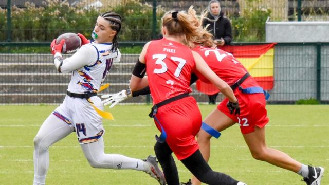 Momento durante un partido de flag-football del equipo español