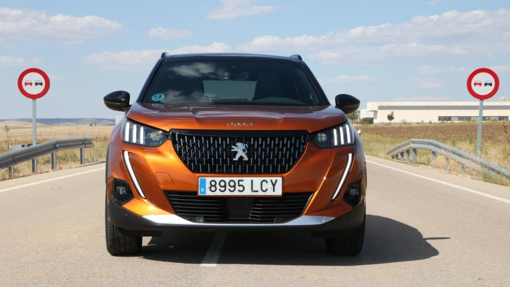 Imagen del Peugeot 2008 lanzado en 2019 y antes de su puesta al día.