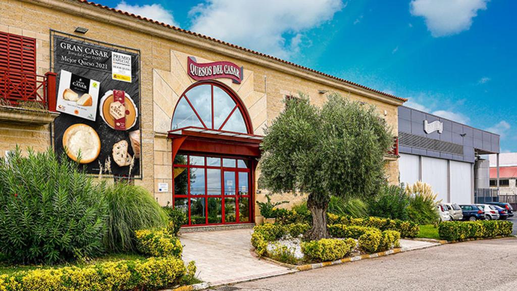 La fachada de la quesería.