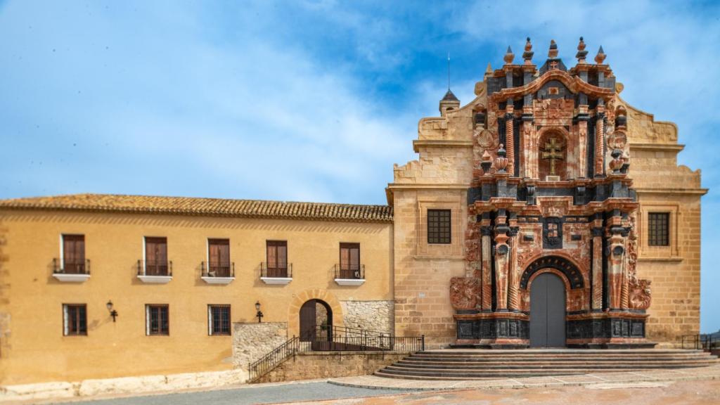Fachada del Santuario de la Vera Cruz
