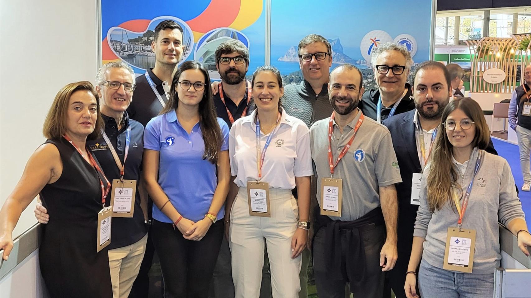 El grupo de la ACGCBCV en la feria de Lisboa.