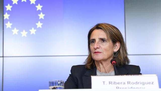 La vicepresidenta tercera, Teresa Ribera, durante la rueda de prensa de este martes en Luxemburgo