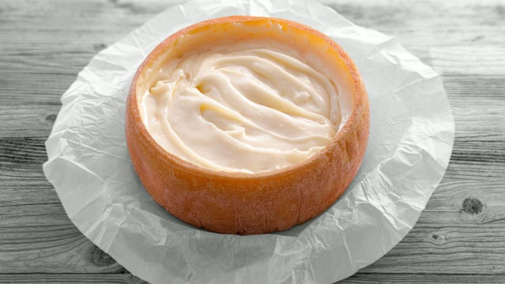 La quesería familiar a 15 minutos de Cáceres que prepara la mejor Torta del Casar de Extremadura