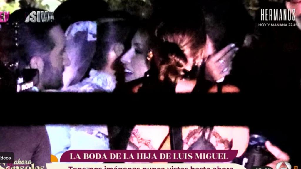 Paloma Cuevas, muy cariñosa con Michelle Salas.