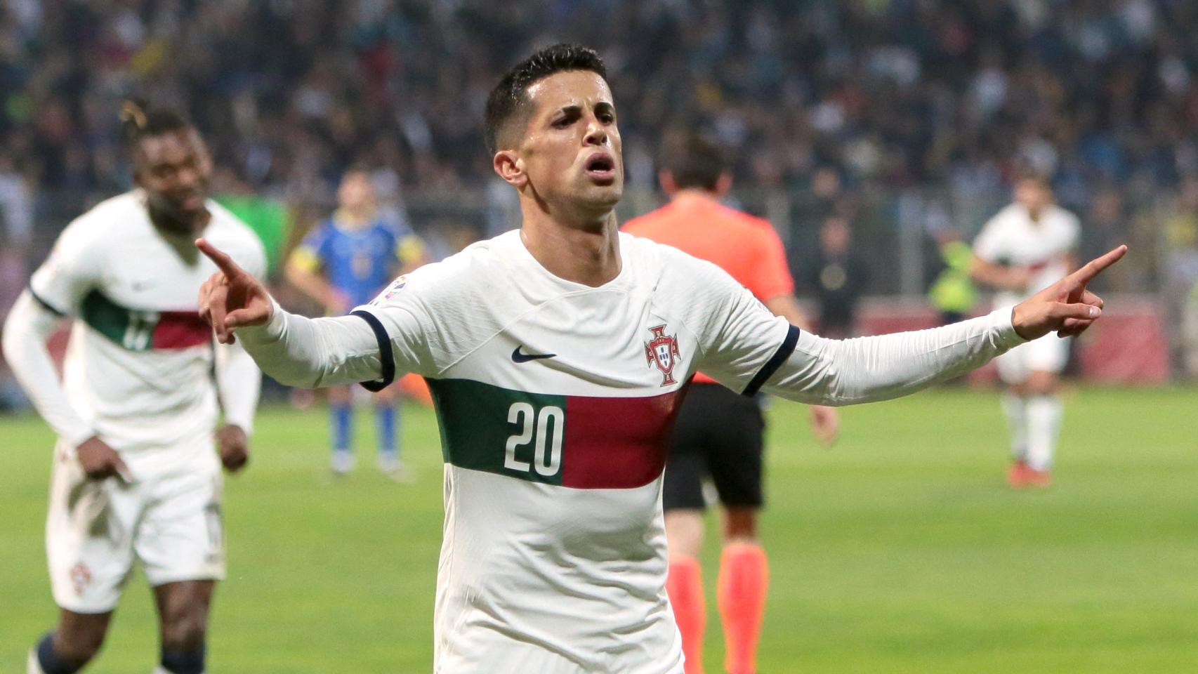 Joao Cancelo, durante su celebración en el Bosnia - Portugal.