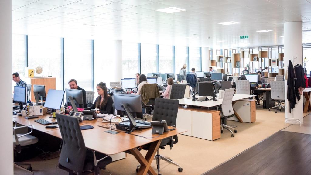 Trabajadores en una oficina