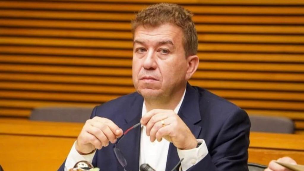 Ernesto Fernández en las Cortes Valencianas.