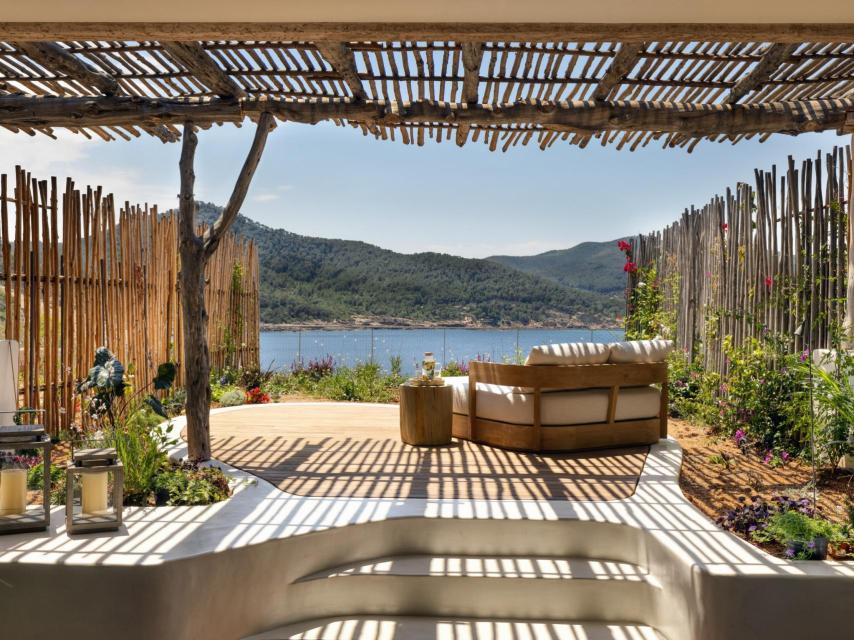 Otro plano de la Sea View Premium Junior Suite, donde se han quedado Tamara e Íñigo en Ibiza.