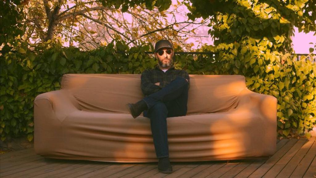 Jota en una imagen promocional del álbum 'Plena Pausa'