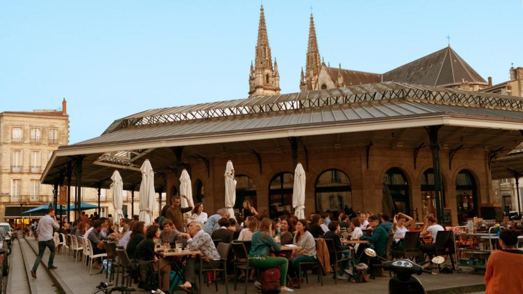 Belles terrasses et places charmantes - Halle des Chartrons