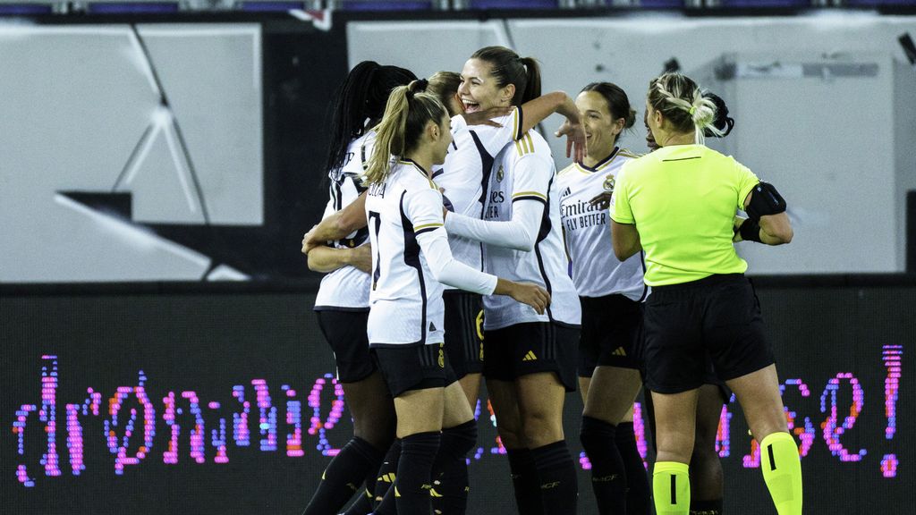 Las jugadoras del Real Madrid celebran un gol ante el Valerenga.