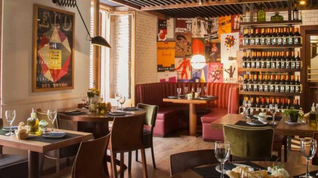 Conoce el bocadillo de calamares y el cocido más exclusivos en una cantina de Madrid que es una joya modernista.