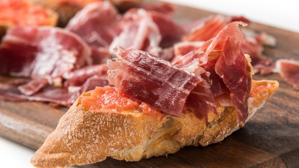 Las tapas que tienes que probar sí o sí si estás en Zaragoza: una de ellas se llama 'el guardia civil'