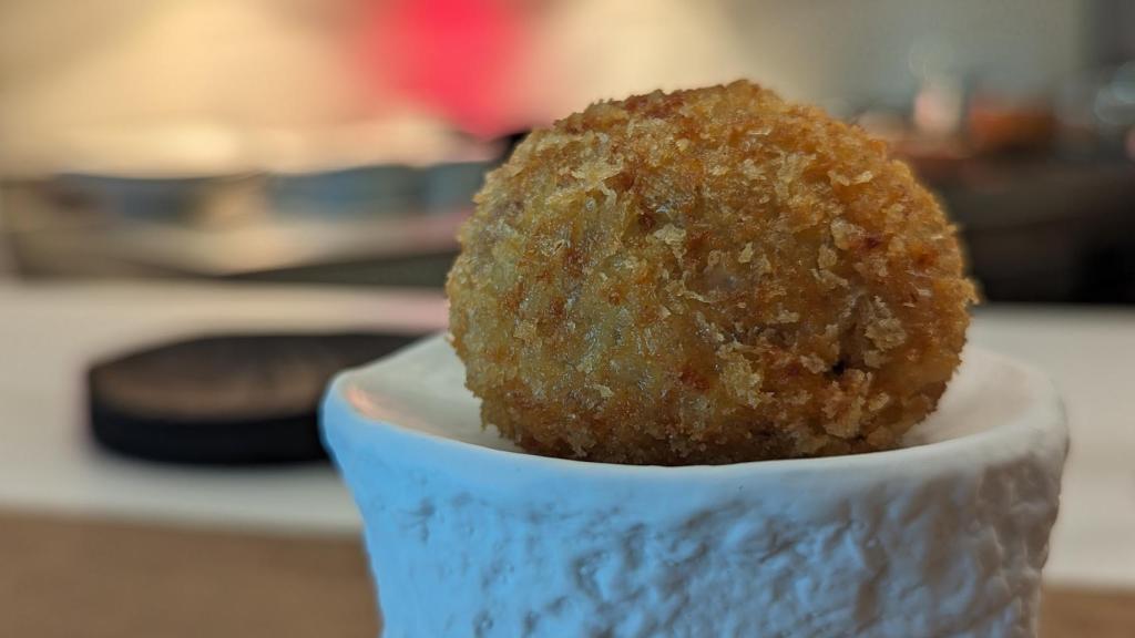 La de La Mesa de Conus es una de las mejores croquetas de jamón que he probado nunca
