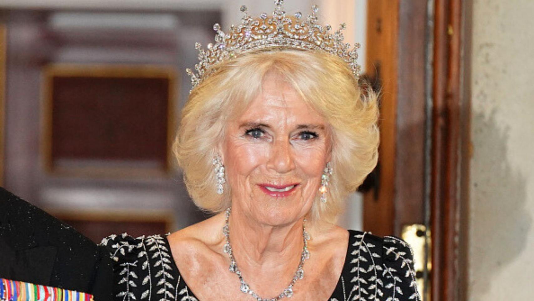 La Reina, con las joyas de Isabel II.