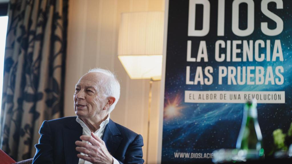 El autor Michel-Yves Bolloré durante la conversación.