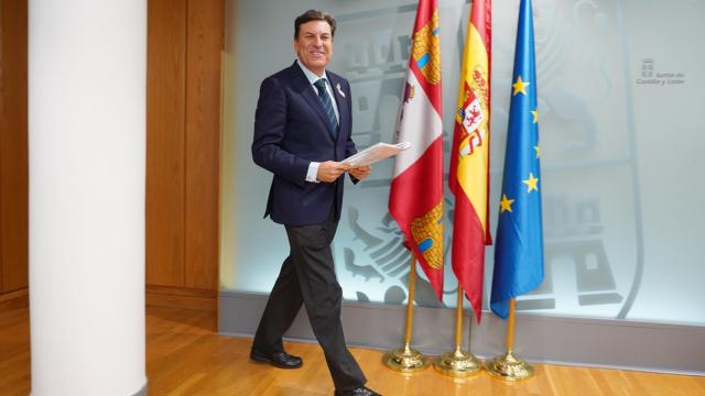 El consejero de Economía y Hacienda y portavoz, Carlos Fernández Carriedo, comparece en rueda de prensa posterior al Consejo de Gobierno.