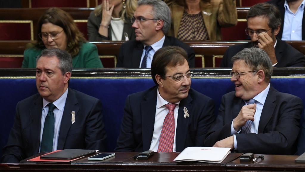 Juan Espadas, Guillermo Fernández Vara y Ximo Puig en el Senado