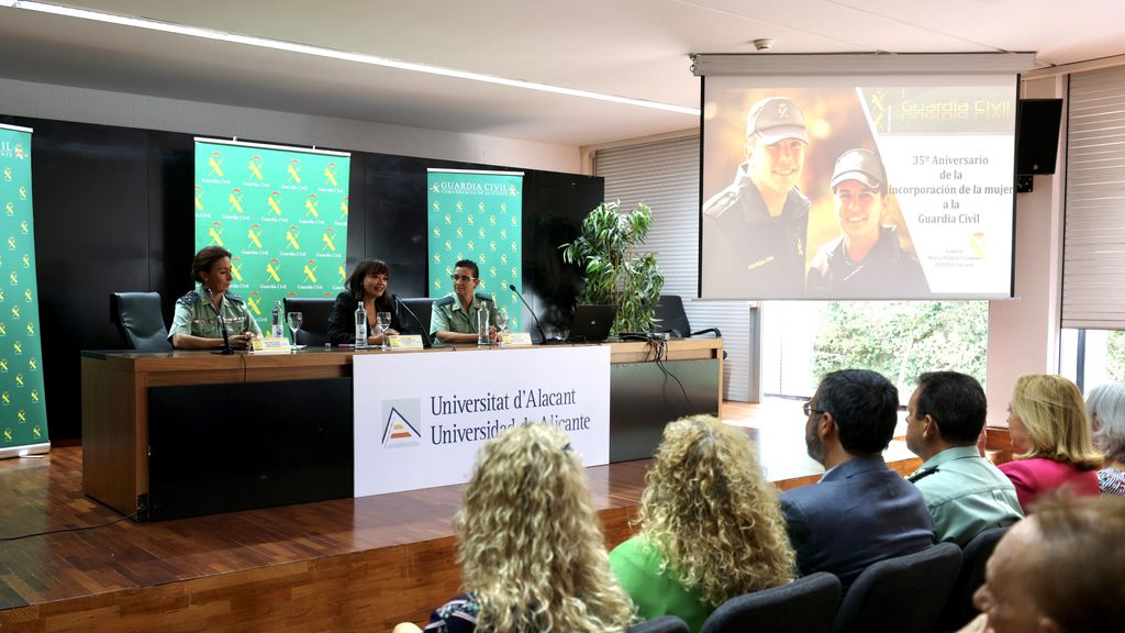 La conferencia de la Guardia Civil en la Universidad de Alicante.