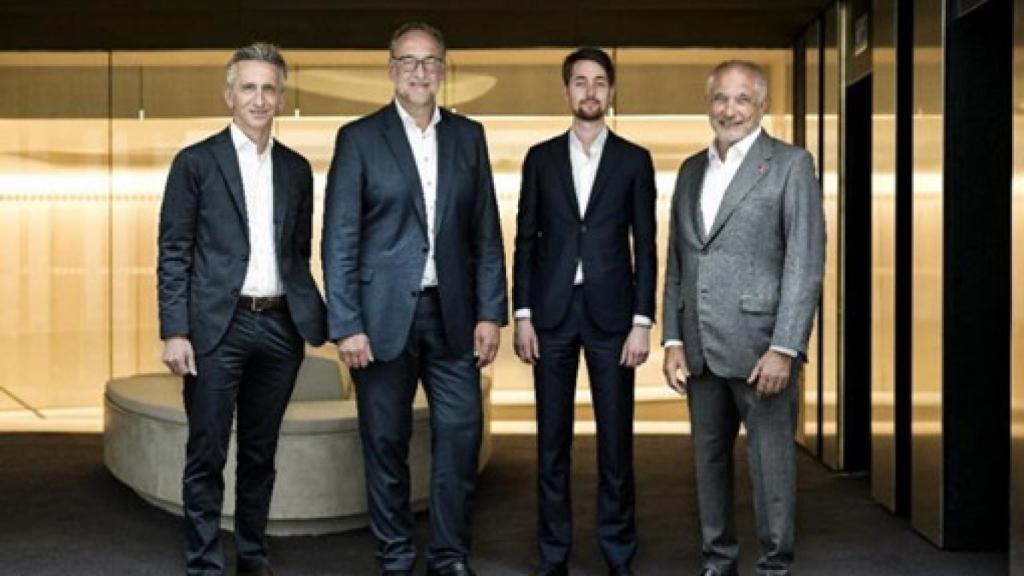 De izquierda a derecha: Christophe Duvern, Dr. Helmut Gassel, Thomas Pebay-Peyroula y Paul Boudre