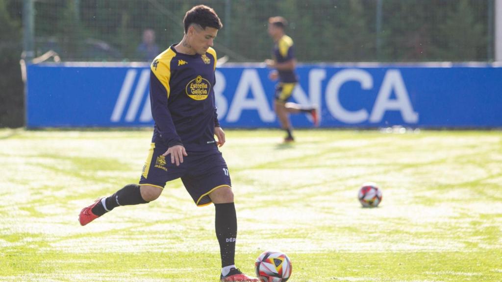 Hugo Rama, durante un entrenamiento con el Dépor.